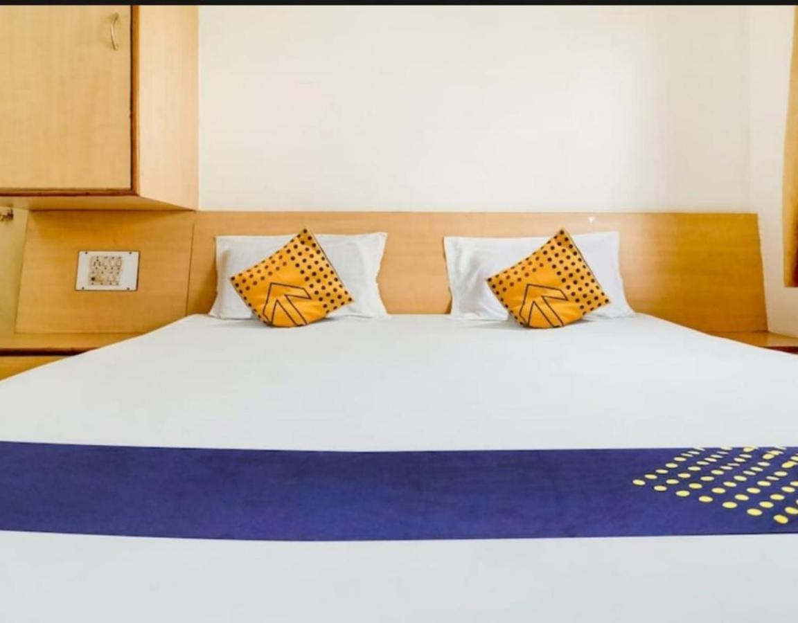 Hotel Rahi Nashik Eksteriør billede