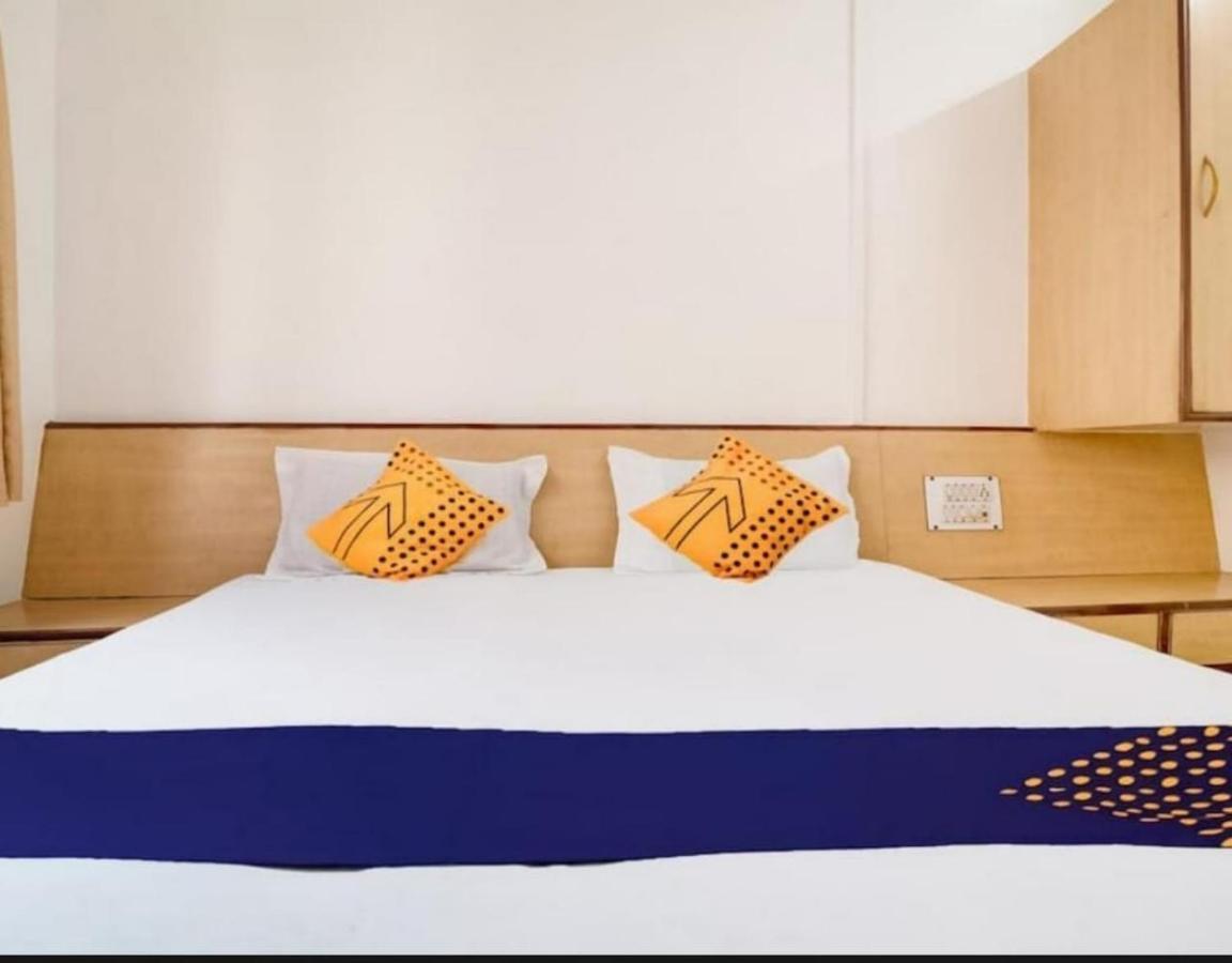 Hotel Rahi Nashik Eksteriør billede