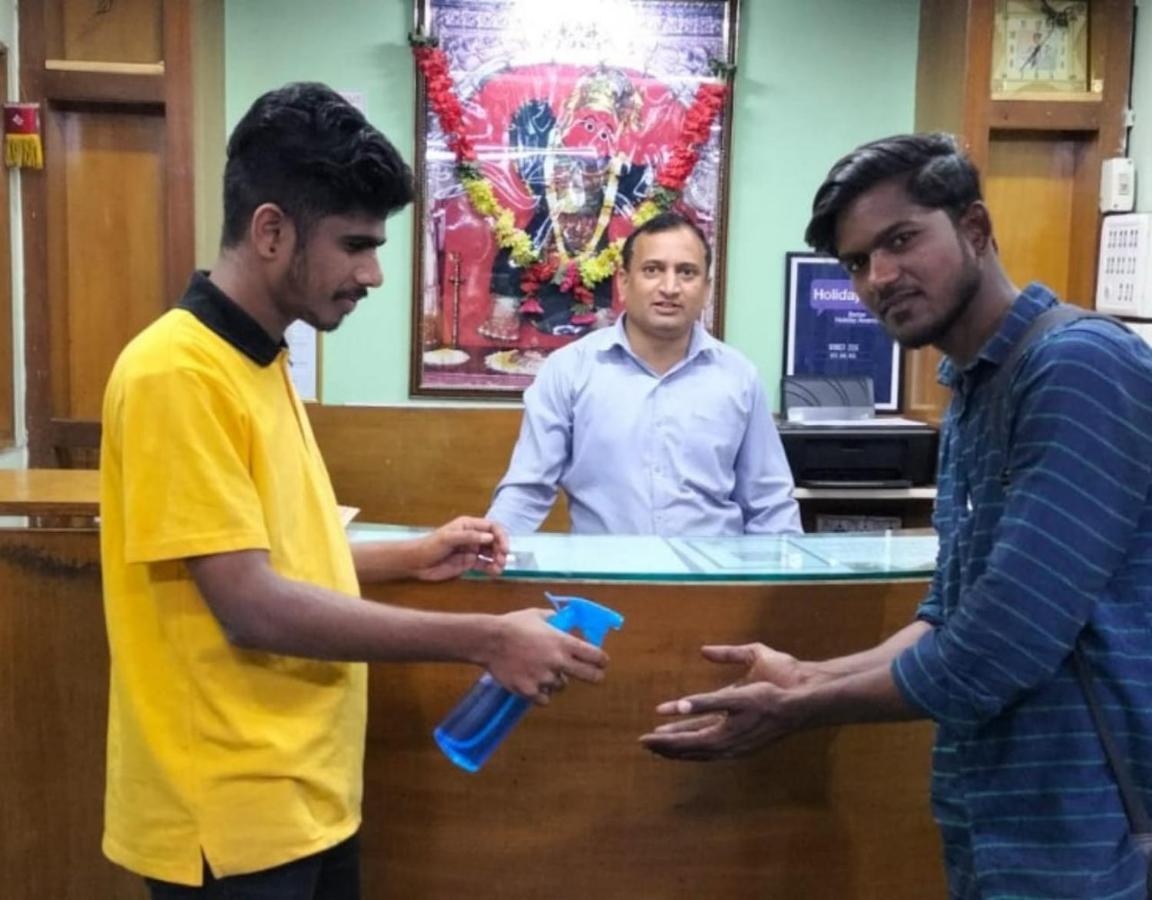 Hotel Rahi Nashik Eksteriør billede