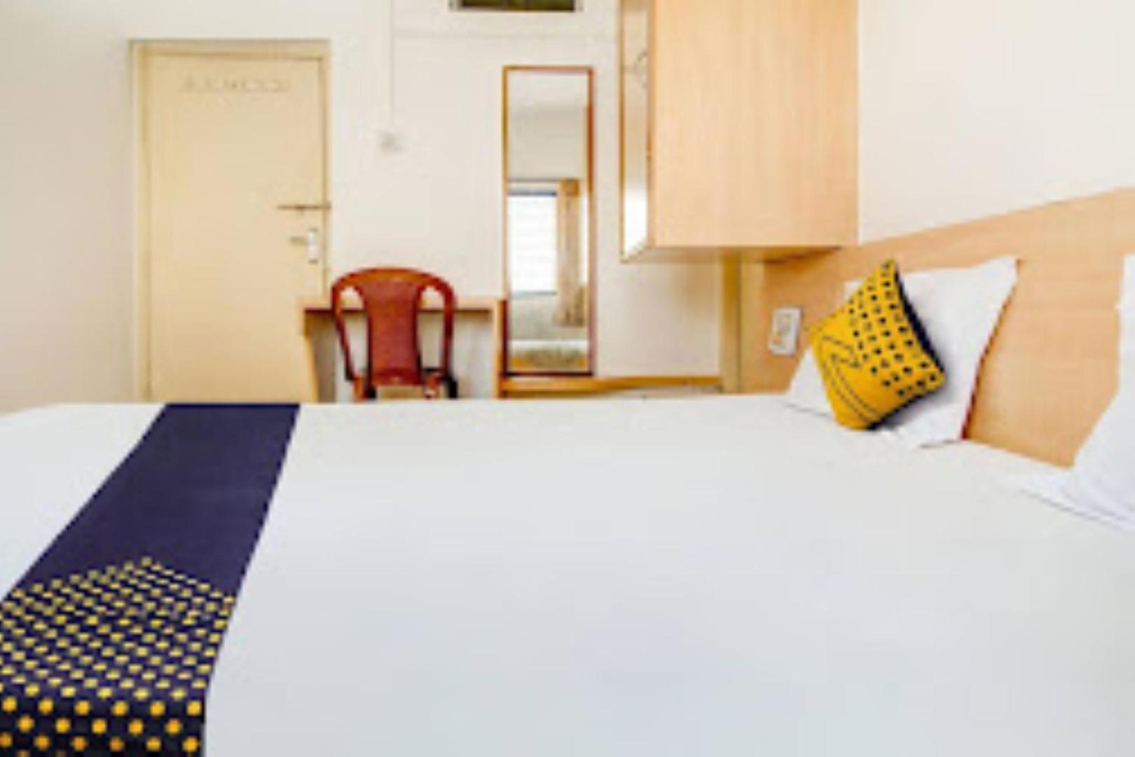 Hotel Rahi Nashik Eksteriør billede
