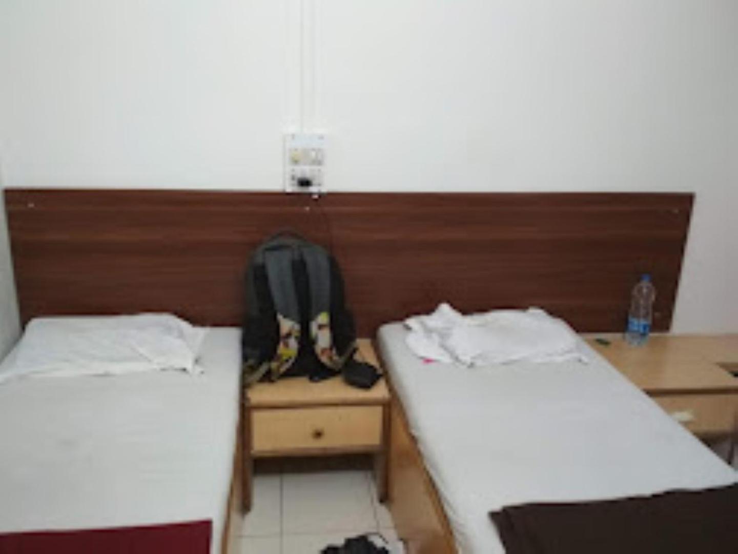 Hotel Rahi Nashik Eksteriør billede