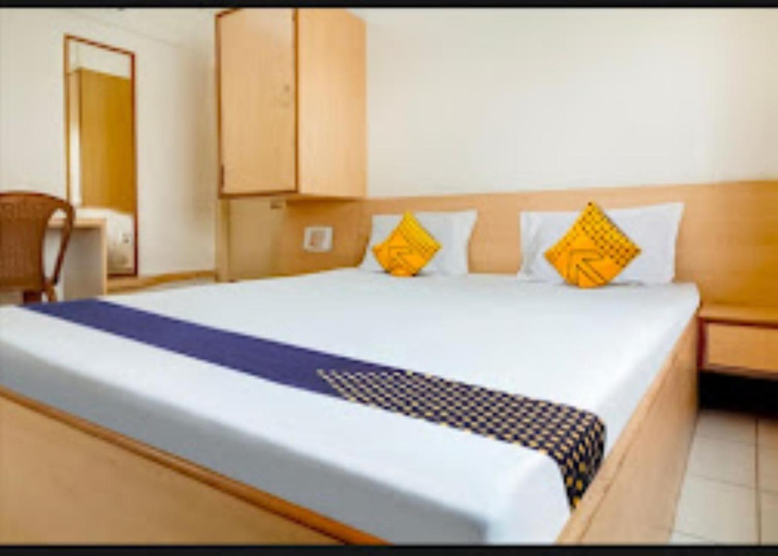Hotel Rahi Nashik Eksteriør billede